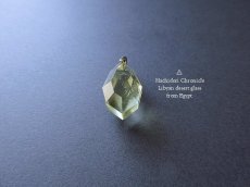 画像4: 濃い色☆リビアングラス ペンダントトップ  厚切り8角カット (4)