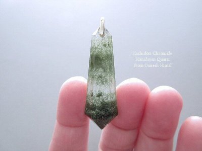 画像2: クローライト入り ◇ ガネーシュヒマール産 ヒマラヤ水晶 結晶カット ペンダントトップ