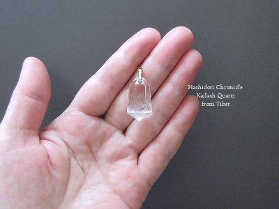 画像1: 希少なカイラス水晶 ☆ 6角柱カット ペンダントトップ