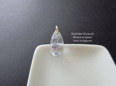 画像1: 極小粒 ☆ マダガスカル産フローライトインクォーツのドロップペンダントトップ (1)